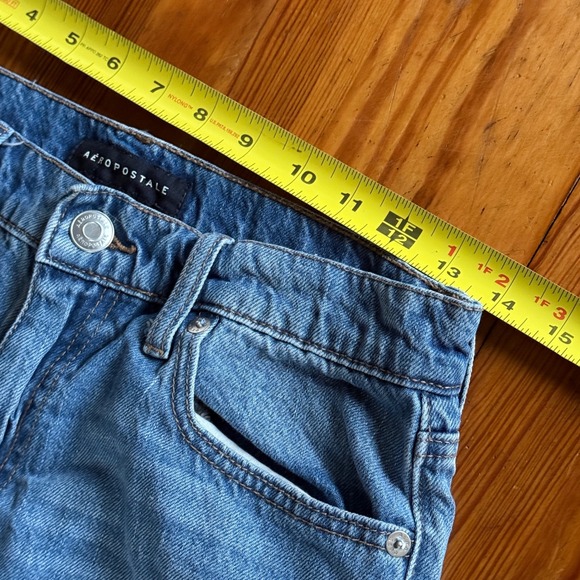 Aeropostale Mom Jeans Distressed Ripped Light Wash Denim Size‎ 4 - Picture 4 of 11